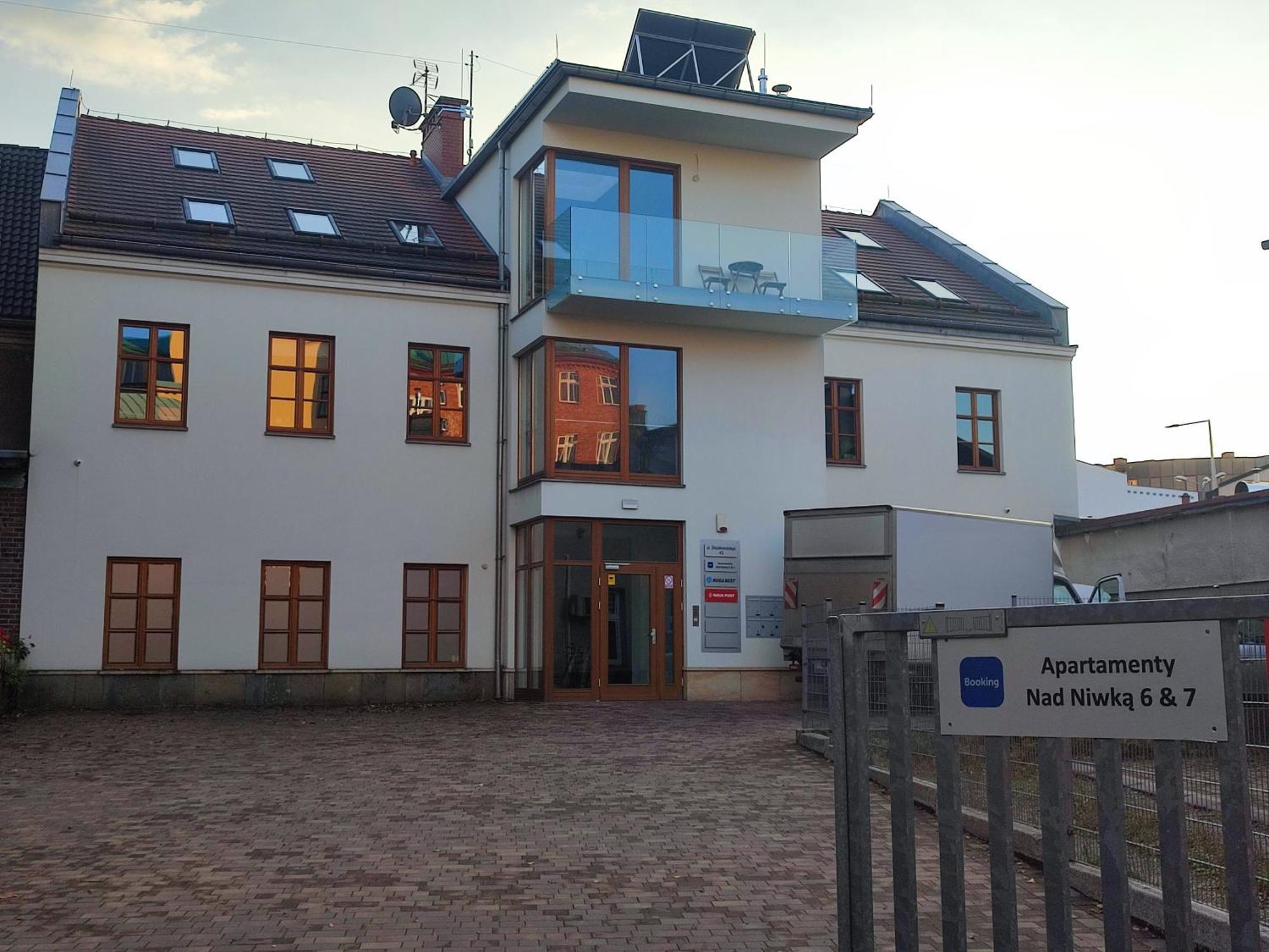 Apartament"Nad Niwka 7" Z Bezplatnym Zamykanym Parkingiem Bielsko-Biala Exterior photo